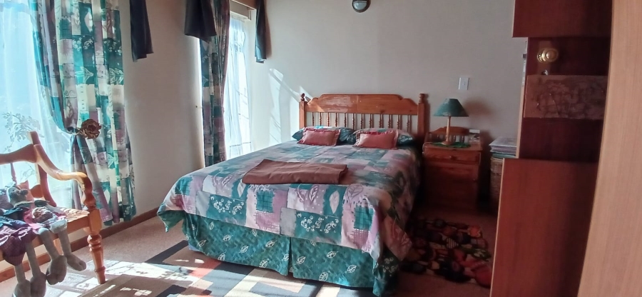5 Bedroom Property for Sale in La Provance Free State